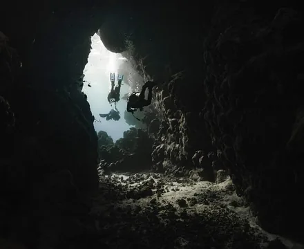 Tenglong Cave
