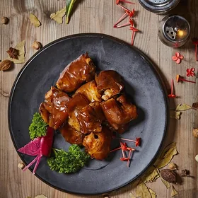 Xunti pork trotter