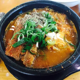 Pork rib and lotus root soup