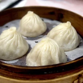 Crab-roe soup dumpling